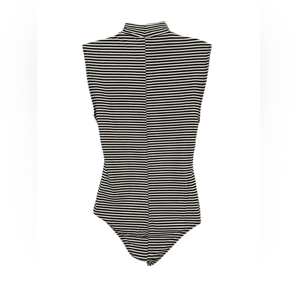 Classic Black and White Striped Sleeveless
Bodysuit. NWT.Sz/L - Picture 3 of 7